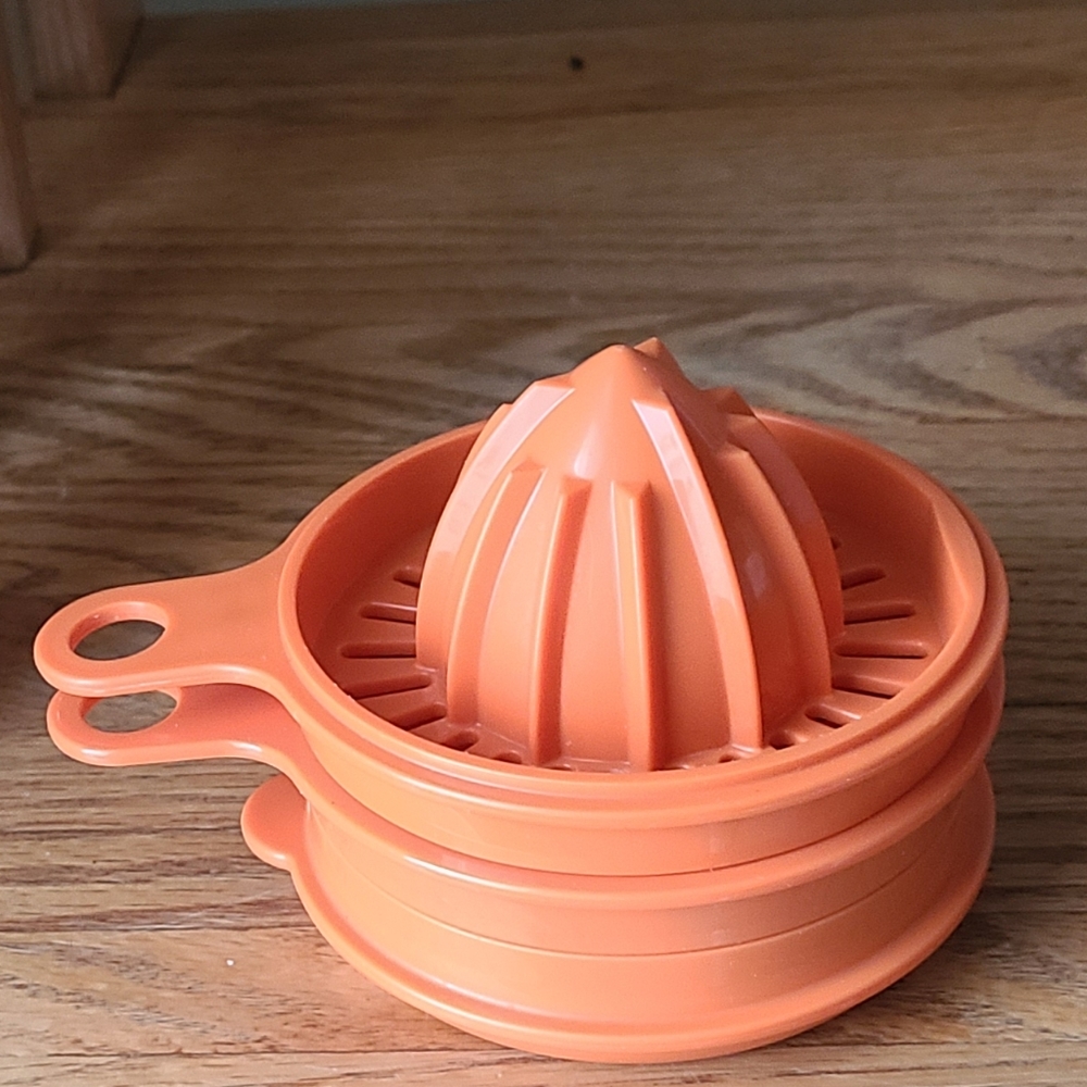 Tupperware juicer - Picture 7 of 7